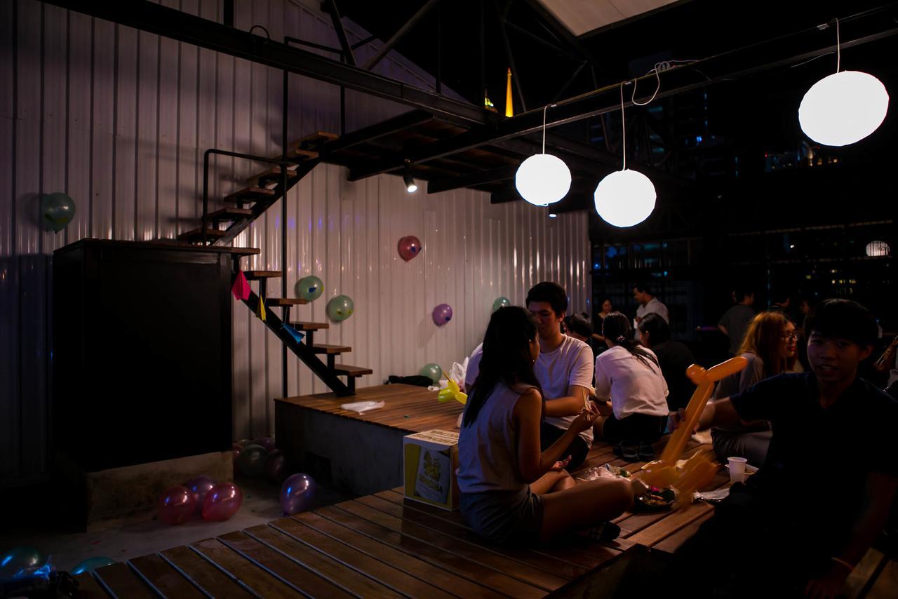 Silom Space Hostel Bangkok Zewnętrze zdjęcie