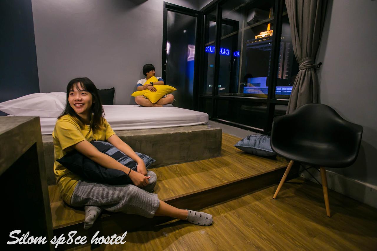 Silom Space Hostel Bangkok Zewnętrze zdjęcie